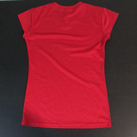 Red adidas climate t-shirt - Picture 3 of 3